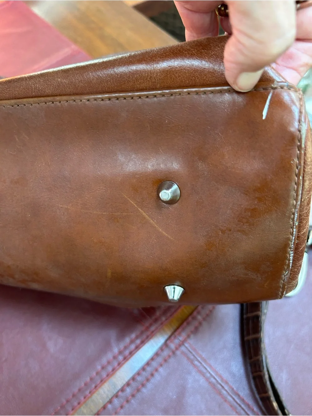 Vintage Classic Gianni Bernini Brown Leather Tote Handbag, many sections. Zips.